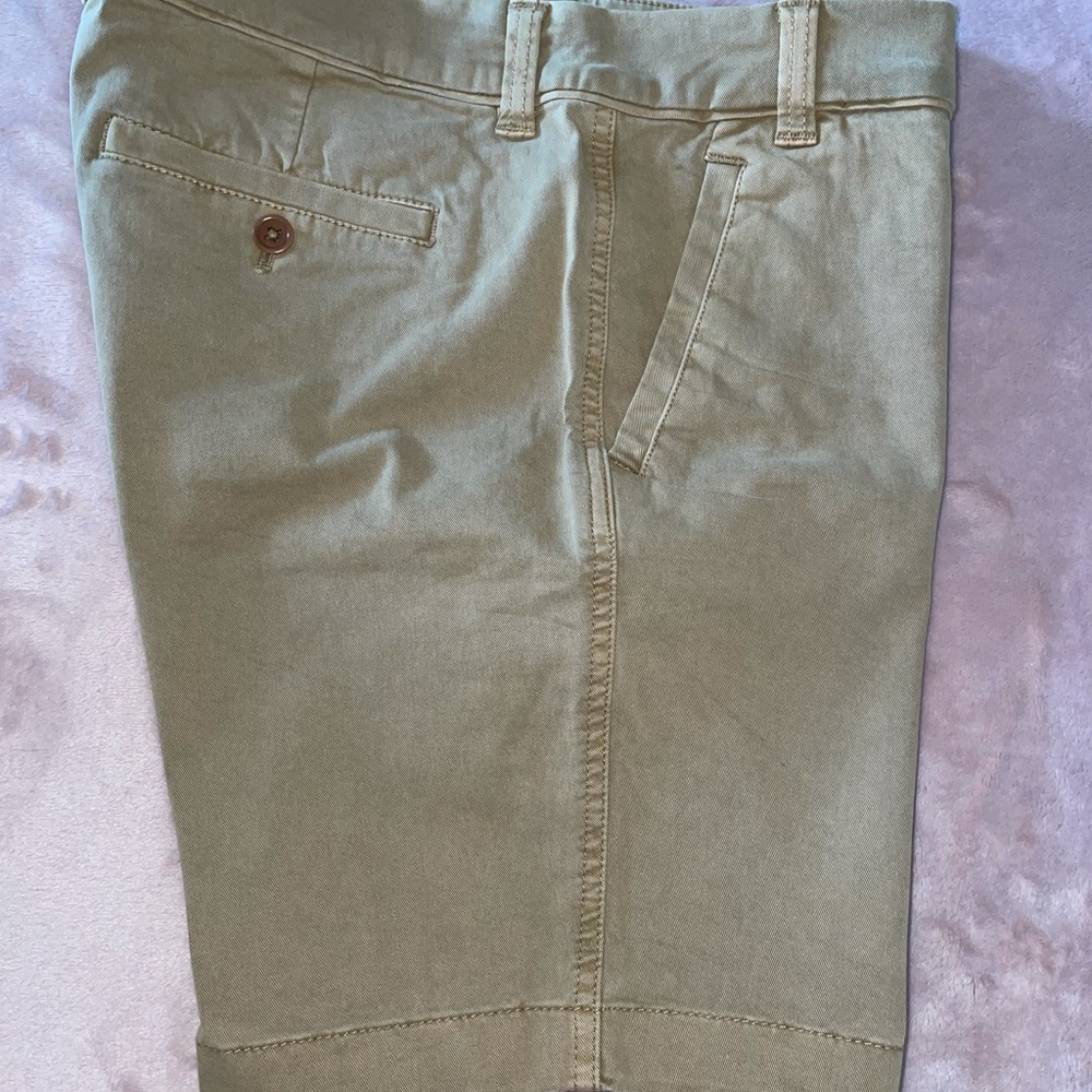 J. Crew Shorts size 6
Women’s